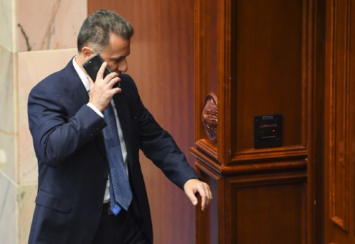 Përditësim/Gruevski shfaqet në Budapest, kërkon azil