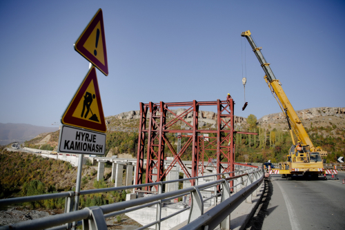 Rruga e Kombit u bë me pagesë, por punimet i përfundon qeveria