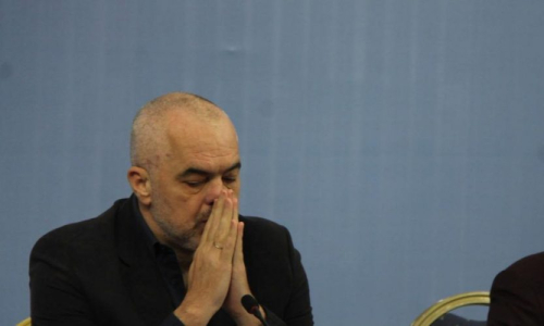 Sondazhet e brendshme, elektorati gri mbi PS e PD