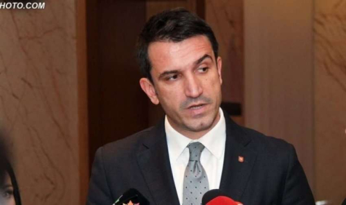 Zëri i trashë i Lali Erit