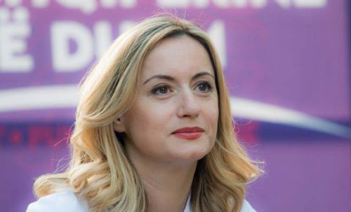 Fjalëkryqi i ish-zv.kryeministres: Përgjegjësi ka edhe shumica...Takova Zoran Zaev