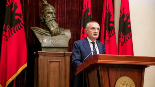 Presidenti "dekreton" Mosbindjen Civile ndaj qeverisë. Ambasadorët e huaj dalin jashtë loje