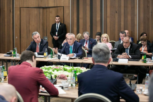A ka Shqipëria politikë të jashtme të besueshme?