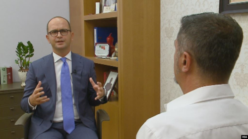 Valdrin Pjetrin e zgjodhi Edi Rama. Bushati: Listat e kandidatëve të jenë të hapura