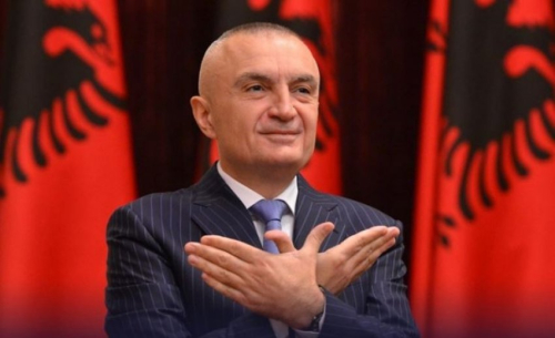 Kush është Kol Sallakja z. Komandant i Përgjithshëm?