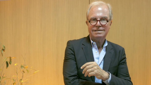 Intervista/Nicholas Negroponte: Gati të projektojmë njerëz që do jetojnë 200 vjet