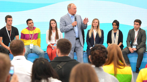 Putin: Sa të jem unë president, jo martesave gay. Do vazhdojë me mami dhe babi