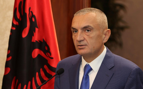 Sinjali i parë se Kushtetuta ekziston. Presidenti: Masat të jenë në harmoni me hierarkinë e normave në fuqi