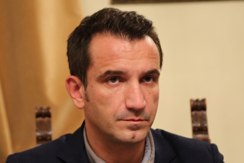 Do ishte lajm i mirë sikur t'i vinte keq për veten