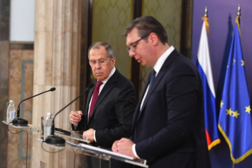Lavrov nga Beogradi: Europa duhet të marrë rol në dialogun Serbi-Kosovë