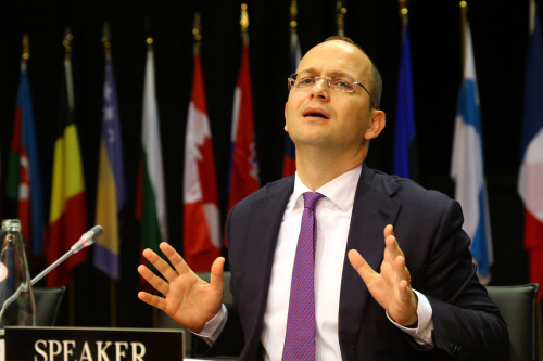Morali dylekësh i socialistit