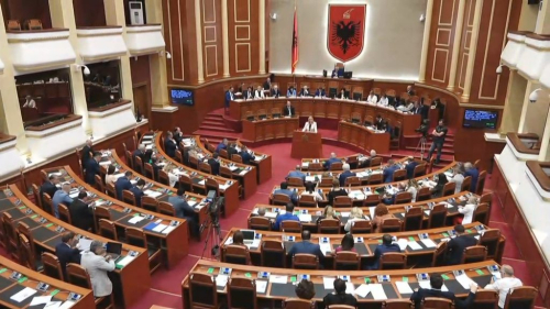 Republika jonë: 122 deputetë, katër dublantë ministrish dhe një Qehaja i Informimit