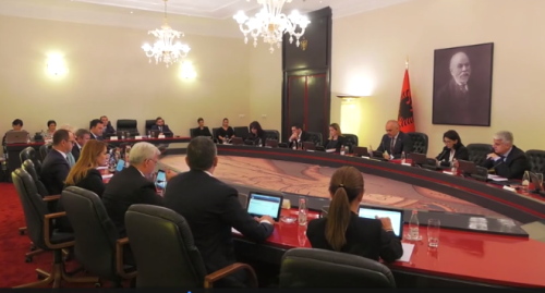 Certifikatë nga ShBA dhe qytetarët: Qeveri kazani që vjedh si gjithë të tjerat