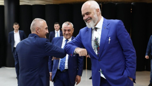Ogurzezë/Teza se koronavirusi çon në vetëvrasje ka për shënjestër Presidentin e Republikës