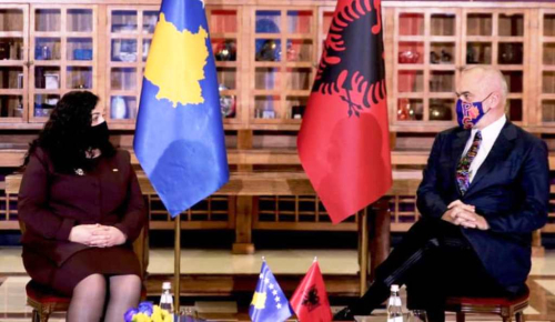 Për herë të parë Kosova nuk duartrokiti, por kërkoi diçka në Tiranë