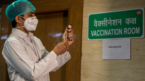 India nis fushatën më të madhe të madhe të vaksinimit kundër CoVid-19