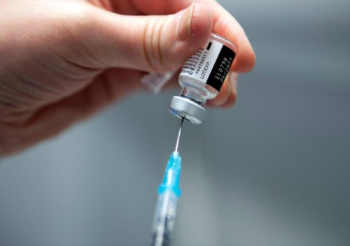 Deri në pikën e fundit/ Doza të tëra të vaksinës Pfizer shkuan dëm sepse nuk u përdorën shiringat e duhura
