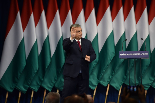Partia e Orban largohet nga PPE