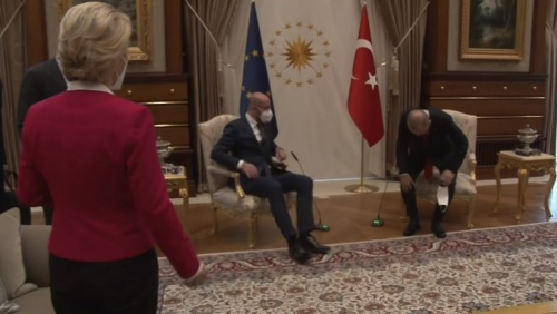Gafa në Ankara, Erdogan nuk ka karrige për Von der Leyen