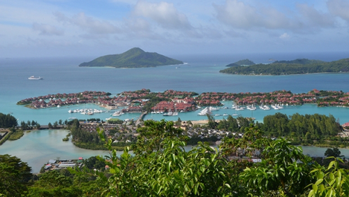 Pikëpyetje për efektivitetin e vaksinës kineze në Seychelles