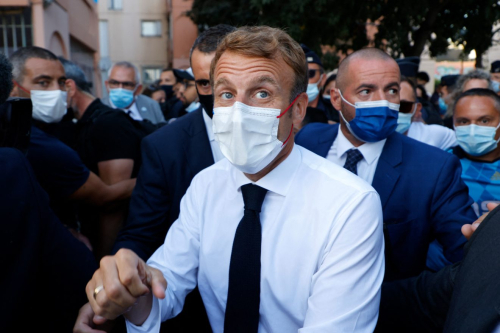 Macronin e qëllojnë sërish (VIDEO)