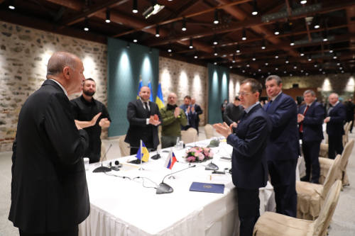 Negociatat Rusi-Ukrainë/ Tretet suksesi i arritur në Stamboll  