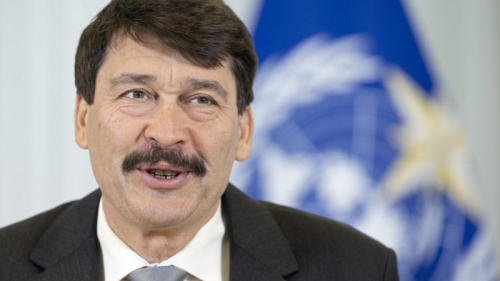 Qeveria shpërblen presidentin në ikje me një vilë në shkelje të ligjeve  
