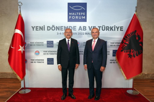 “Yeni Akit”: Turqia nuk ia diti vlerën Nishanit dhe Metës. Rama nuk dihet ç’është
