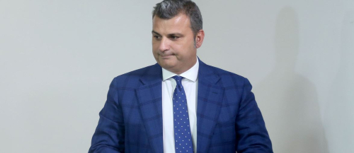 Dalin "sekretet" e djalit serioz të Bankës së Shqipërisë me hotel "Dajti"