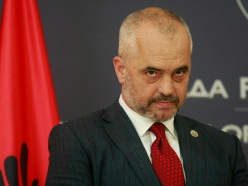 Nga "Naim Frashëri" te "Mehmet Akif", dy standardet e gubernës së Sanços më të gjatë në histori