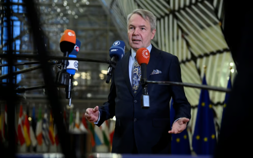 Turqia bllokon Suedinë, Finlanda: Aplikojmë më vete për në NATO