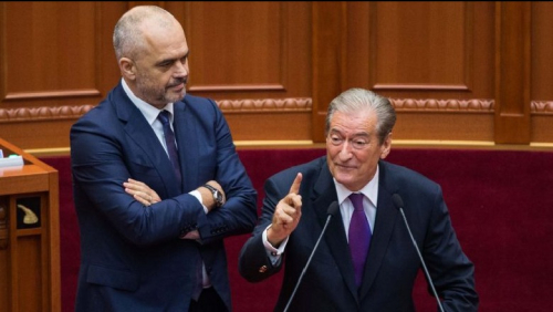 I Gjati dhe Doktori - një dyshe nga Mança