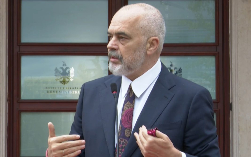 “Po rrisim pagat, po nuk ka lidhje me fushatën”
