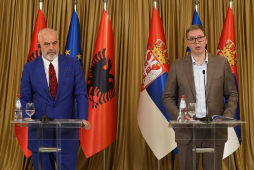 Më keq nuk bëhet/Në Kosovë i mbyllën derën, në Beograd ia përplasin në fytyrë