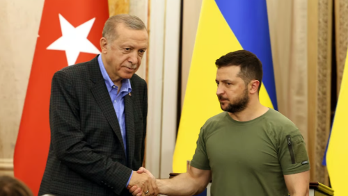 Turqia mbështet anëtarësimin e Ukrainës në NATO