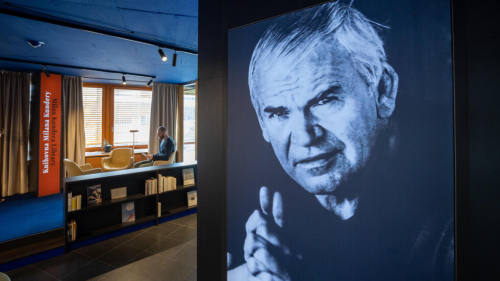 Ndahet nga jeta shkrimtari Milan Kundera