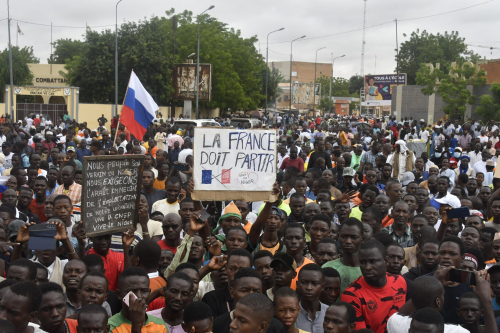 “Franca duhet të dalë nga Afrika. Nuk ka rrugë tjetër!”