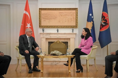 Turqia premton ndihmë për anëtarësim të Kosovës në Partneritetin për Paqe të NATO-S