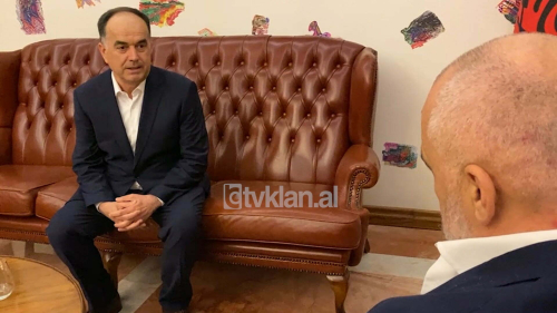 Neutraliteti "i çuditshëm" i Shqipërisë në krizën e Kosovës