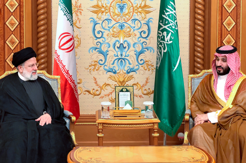 Irani u kërkon vendeve arabe të armatosin palestinezët