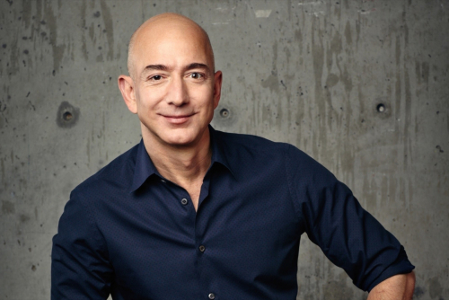 Jeff Bezos shet 2 miliardë dollarë aksione të Amazon
