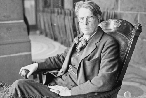 Zbërthim i poezisë së W. B. Yeats, “Dëshiron pëlhurat e qiejve”/ Nga tezgjahu, tek teoria e Ajnshtajnit e më tej...