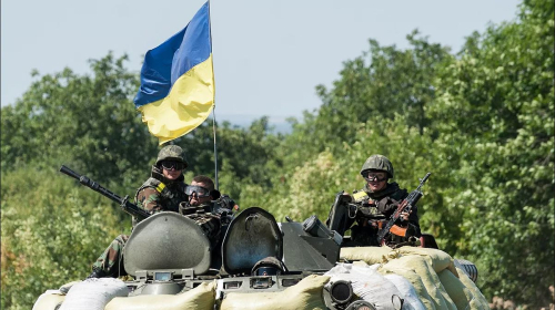 Fitimet e para nga asetet e ngrira ruse mbërrijnë në Ukrainë