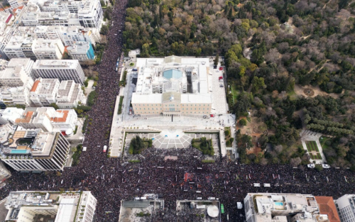 Fotolajm/Protestë masive në Athinë për tragjedinë e Tempes