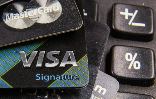 Banka Qendrore Ruse njofton daljen nga sistemi ndërkombëtar i pagesave "Visa" dhe "Mastercard"
