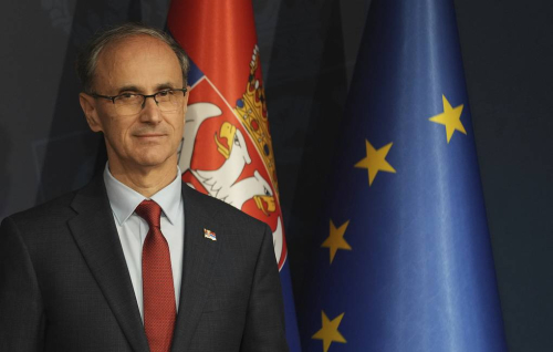 "Tass" flet për spastrime të detyruara nga Perëndimi në qeverinë serbe të Macut