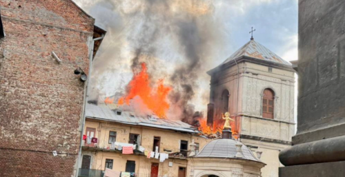 Goditet qendra historike e Lviv në Ukrainë