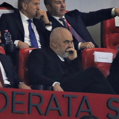 Nga Diktatori te Piktori