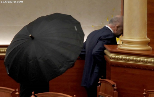Tensionim paralel me afrimin e datës për miratimin e reformës në Drejtësi