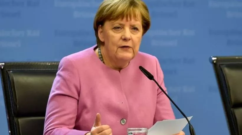 Merkel kritikon Austrinë: Nuk mund ta çojmë Greqinë në kaos